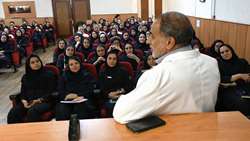 برگزاری نشست هم‌اندیشی رئیس مجتمع بیمارستانی امام خمینی(ره) با سوپروایزران و سرپرستاران