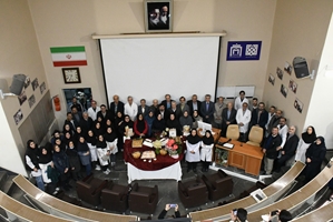 از کارشناسان بازنشسته و نمونه معاونت آموزشی مجتمع بیمارستانی امام خمینی (ره) تقدیر شد 