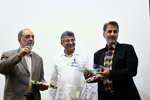 برگزاری مراسم جشن عید سعید غدیر خم در مجتمع بیمارستانی امام خمینی(ره)