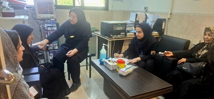  برپایی پایگاه سنجش سلامت بانوان در مجتمع بیمارستانی امام خمینی (ره)