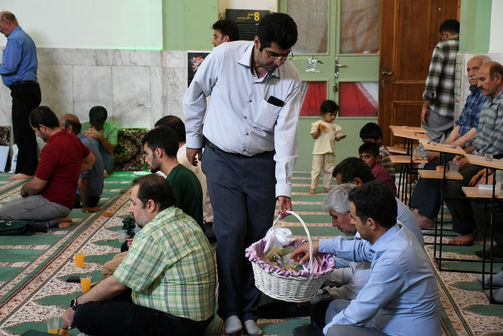 برگزاری مراسم جشن عید سعید غدیر خم در مجتمع بیمارستانی امام خمینی (ره)