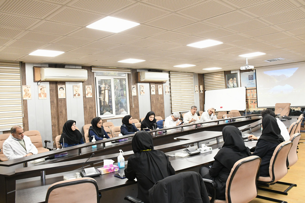 برگزاری پنجمین جلسه کمیته تجهیزات پزشکی مجتمع بیمارستانی امام خمینی (ره) در سال ۱۴۰۴