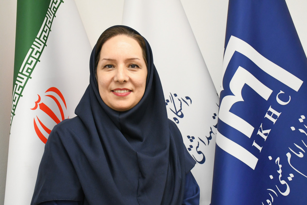 درخشش پرستار مجتمع بیمارستانی امام خمینی (ره) در اولین همایش ملی پرستاری و مراقبت در رزم 